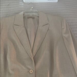 Classic Lightweight Blazer in Beige